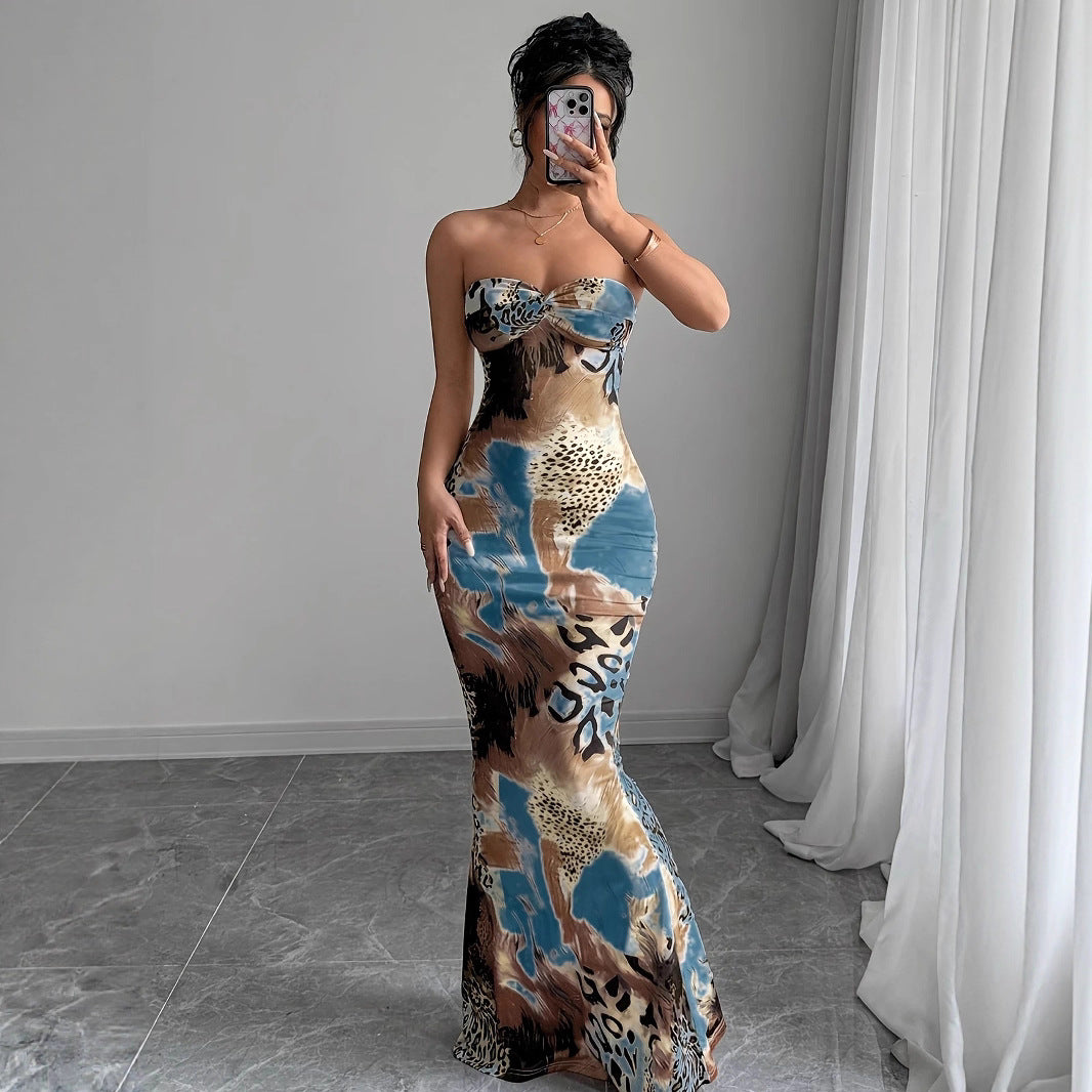 Damen Etuikleid mit strapless Design und Tiermuster EB