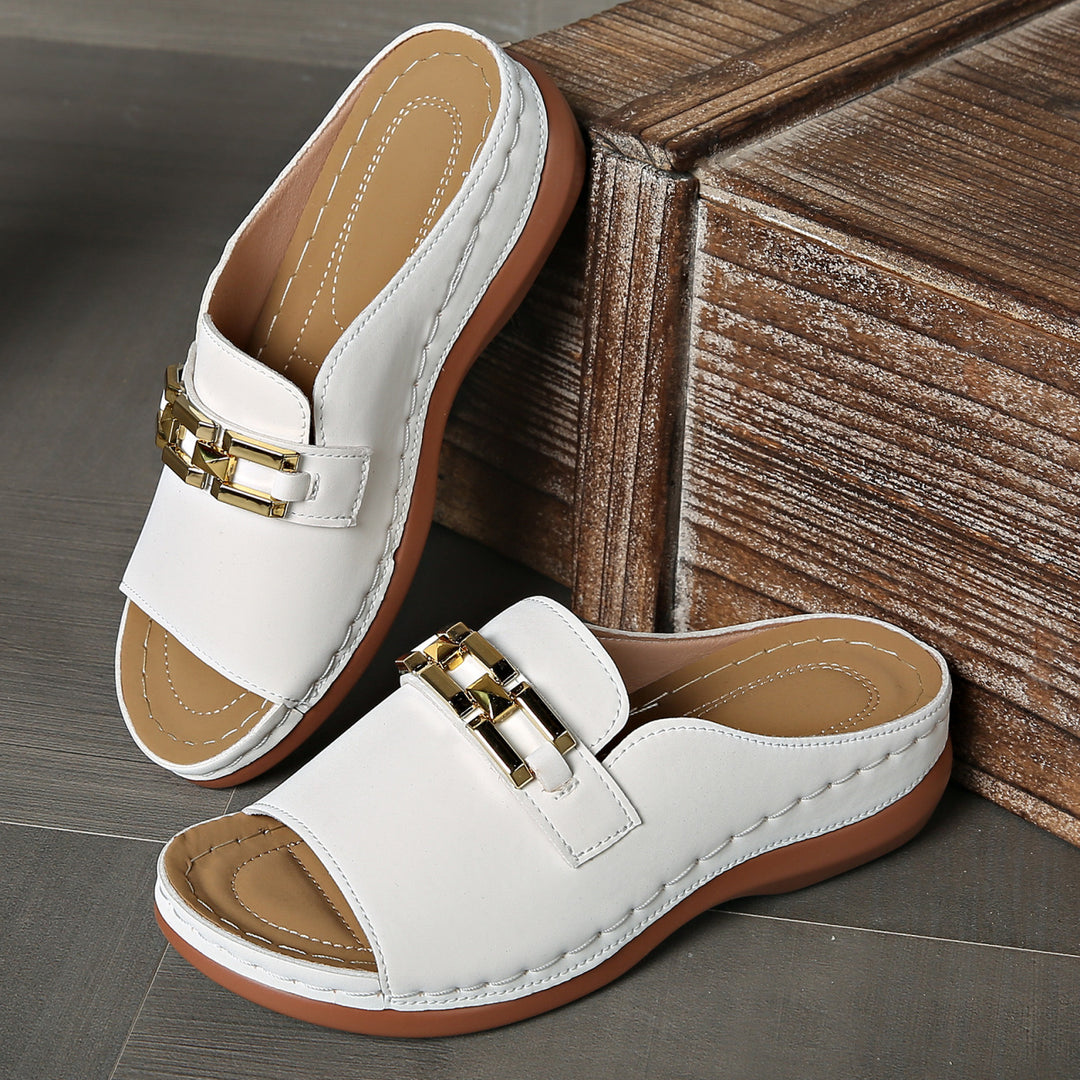 Damen offene Clogs mit dekorativem Metallakzent EB