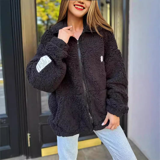 Damen Kuschelige Fleecejacke mit praktischen Taschen und hohen Kragen EB