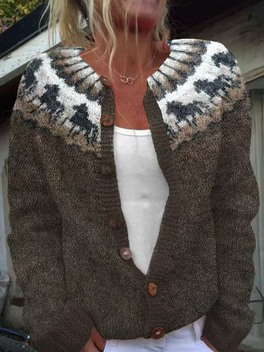 Damen nan gemusterte Strickjacke mit Rundpasse, Holzknöpfen und Eingrifftaschen EB