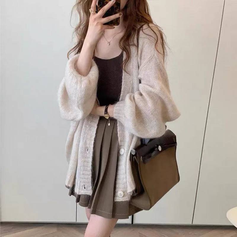 Damen Flauschiger Strickcardigan mit voluminösen Ärmeln und Knopfdetails EB