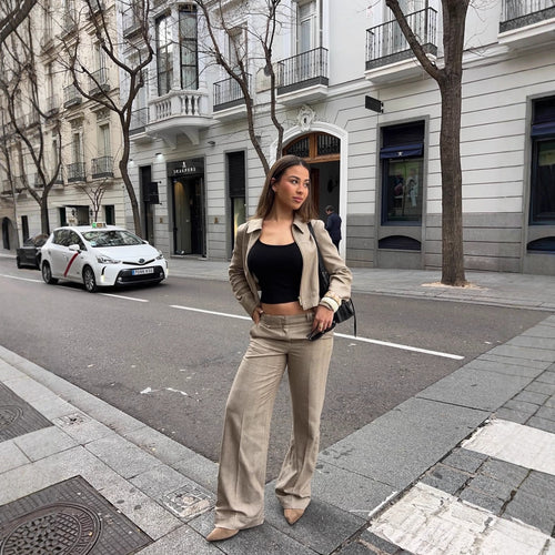 Damen cropped Jacke aus hochwertigem Stoff mit elegantem Reißverschluss EB