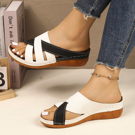 Damen Komfortable Wedge-Pantoletten mit dekorativen Riemchen EB