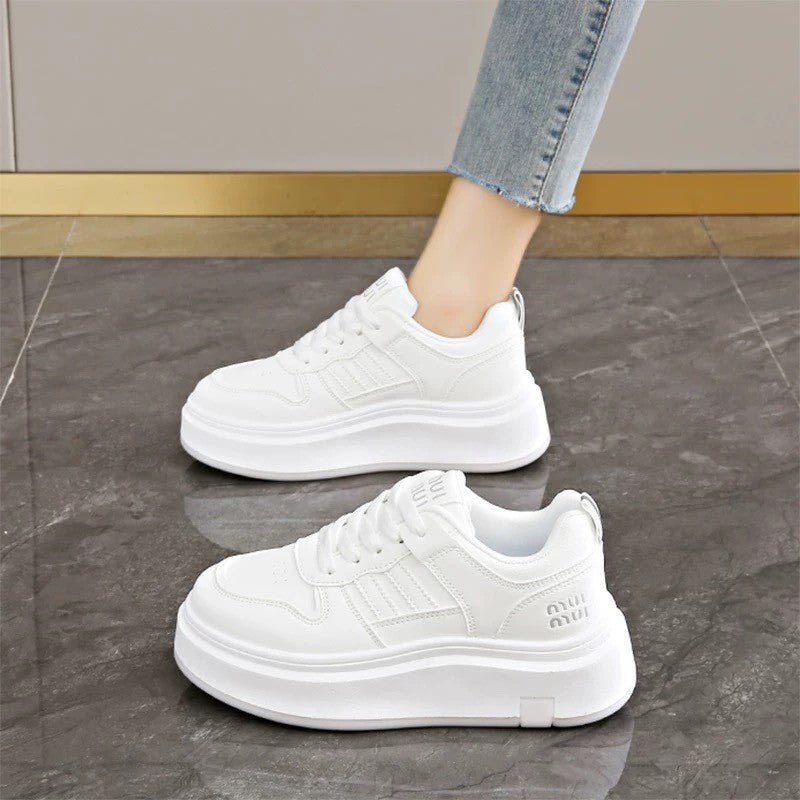 Damen Trendige Plateau-Sneaker mit weicher Polsterung und rutschfester Sohle EB