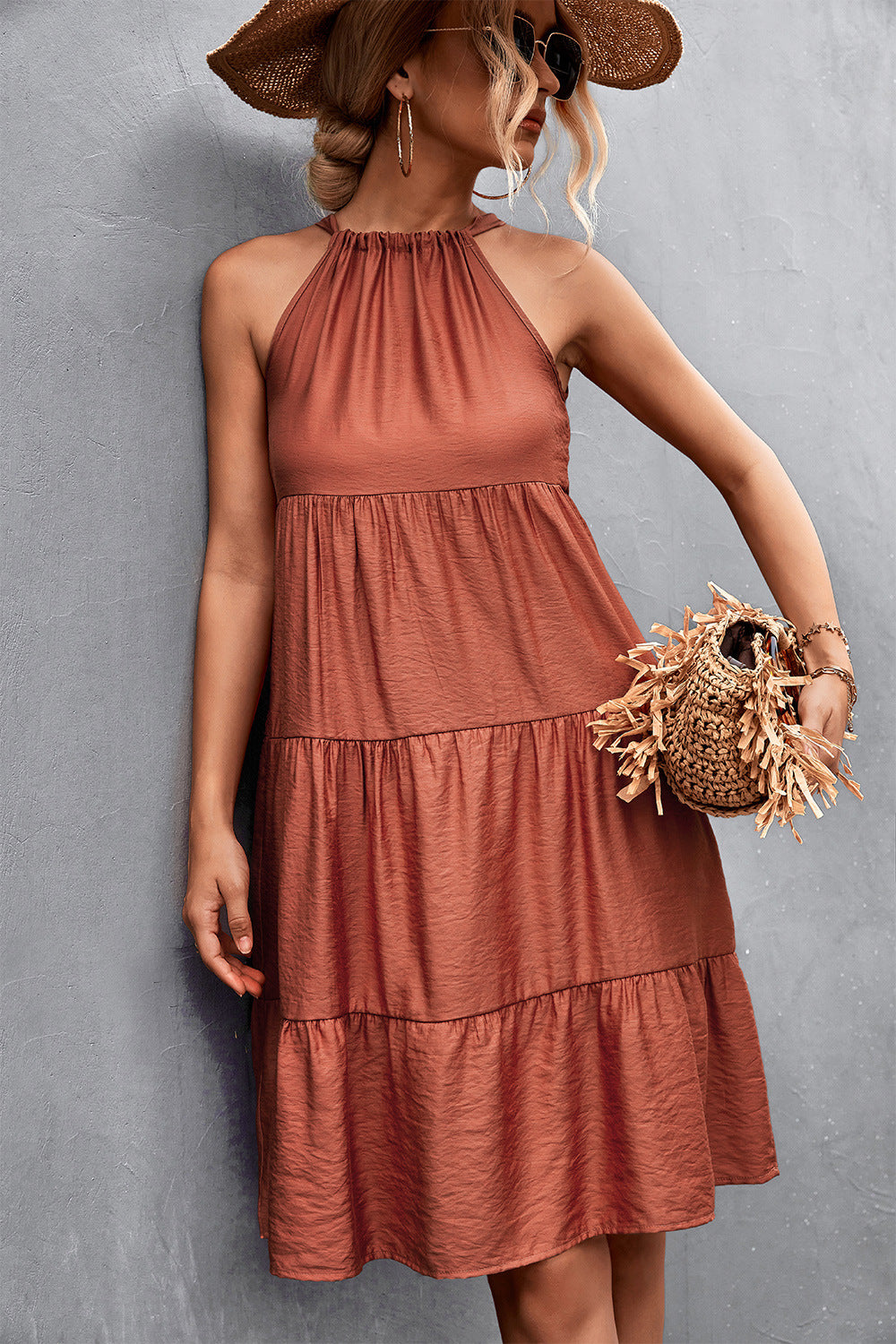 Damen Lässiges Sommerkleid mit hochgeschlossenem Kragen und voluminösem Rock EB