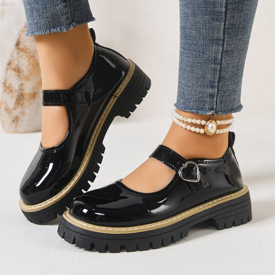 Damen Riemchen‑Slipper im Mary‑Jane‑Stil mit grober Profilsohle und Herzschließe EB