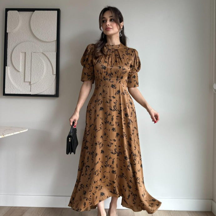 Damen Romantisches Maxikleid mit Rüschendetails und floralem Muster EB