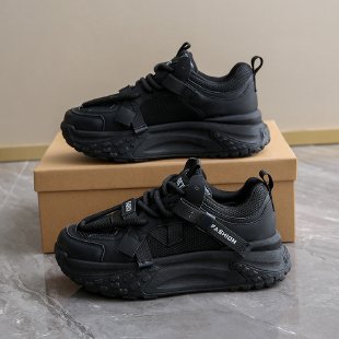 Damen Sportliche Sneakers mit modernem Mesh-Obermaterial und luftiger Sohle EB