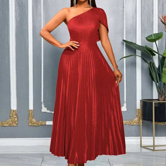 Damen Elegantes Maxi-Kleid mit asymmetrischem Schulterdesign und schimmerndem Plisseestoff EB