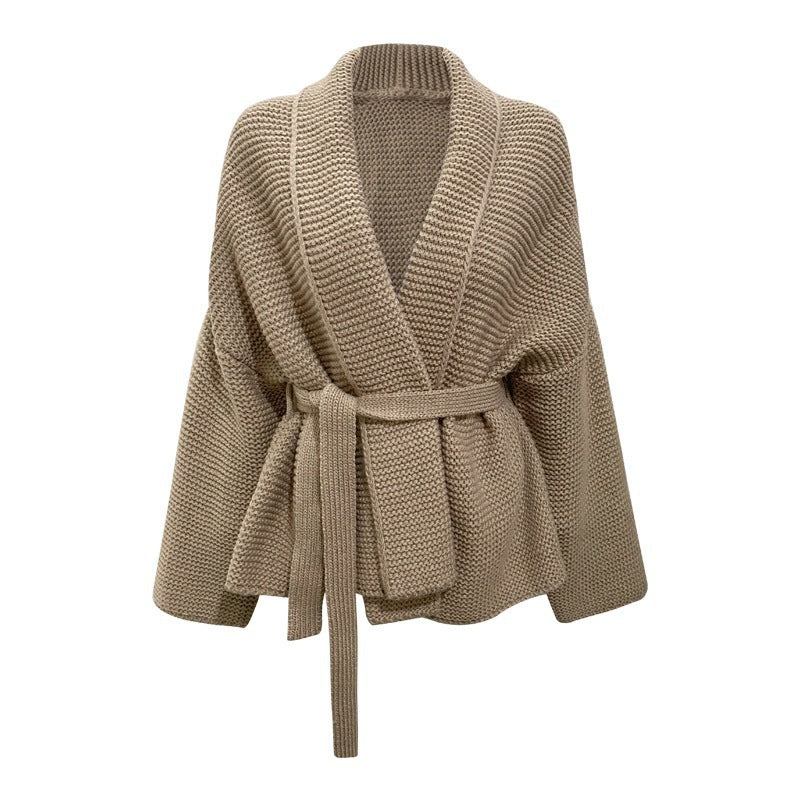 Damen Grobstrickjacke mit modernem Wickeldesign und breitem Kragen EB