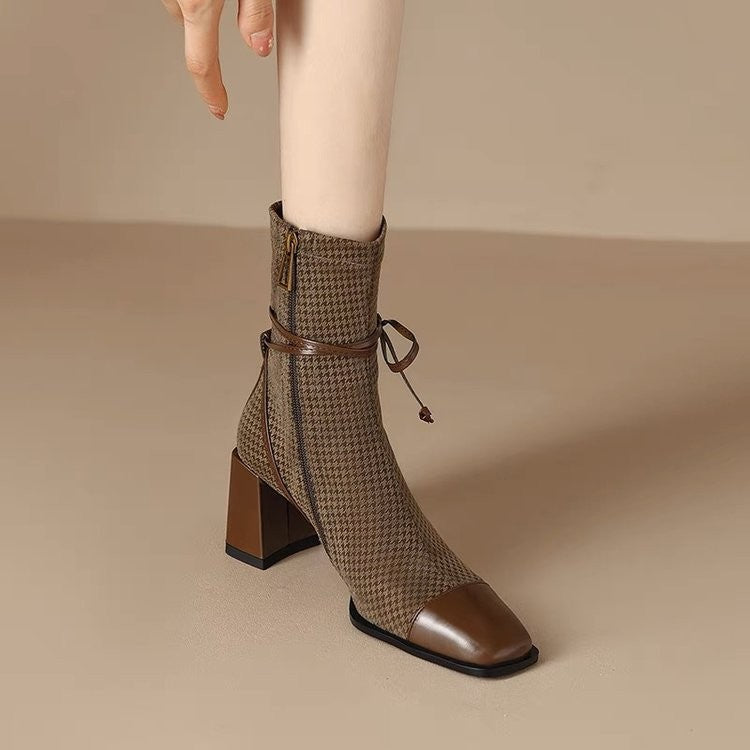 Damen Stiefeletten mit stilvollem Karomuster und eleganter Schnürung EB