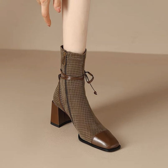 Damen Stiefeletten mit stilvollem Karomuster und eleganter Schnürung EB
