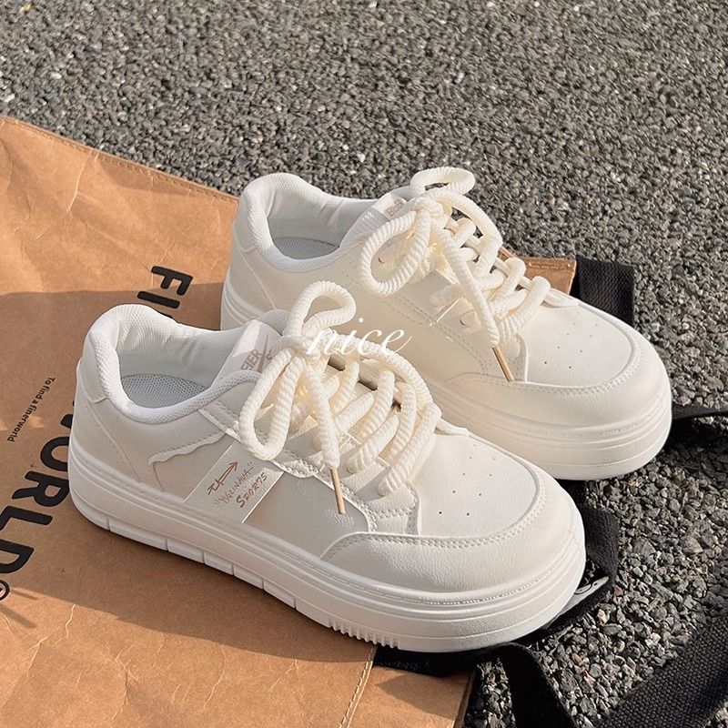 Damen Urbane Plateausneaker im Minimalstil mit gepolstertem Komfortkragen EB