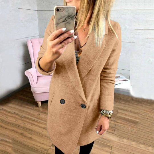 Damen Überlanger, taillierter Mantel mit elegantem Revers und praktischen Taschen EB