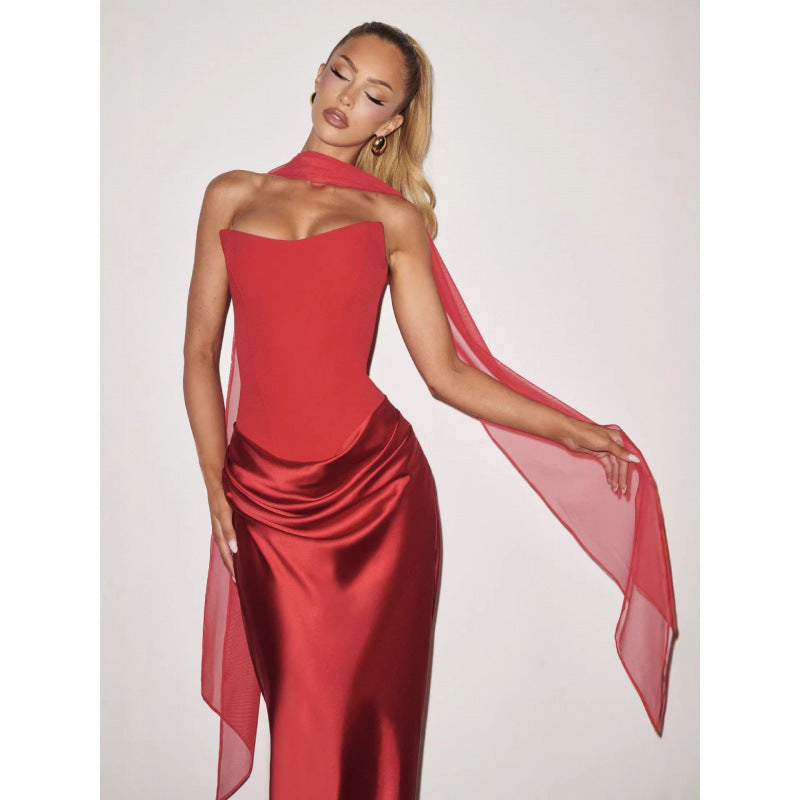 Damen Elegantes Cocktailkleid mit Herzausschnitt und fließendem Rockteil EB