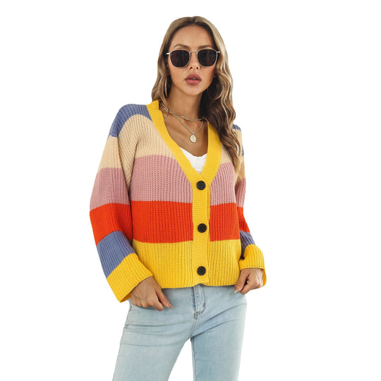 Damen Grobstrickjacke mit knopfdetails und modischem Farbspiel EB