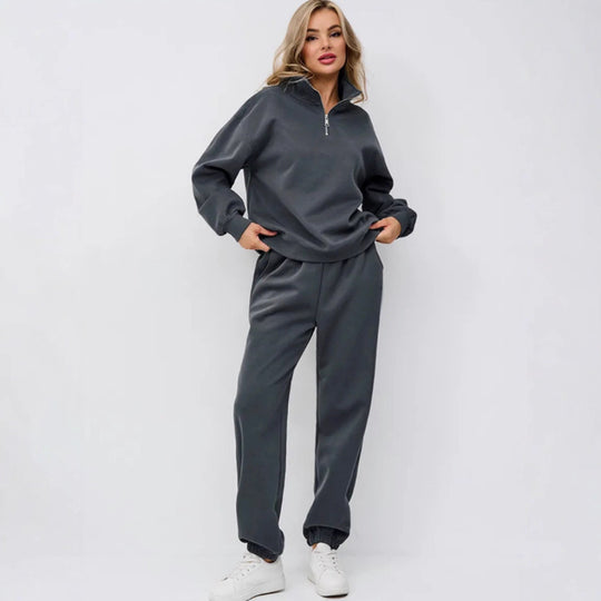 Damen Sweatset mit Halbreißverschluss, oversized Pullover und hochtaillierter weit geschnittener Jogginghose Eichborn Berlin
