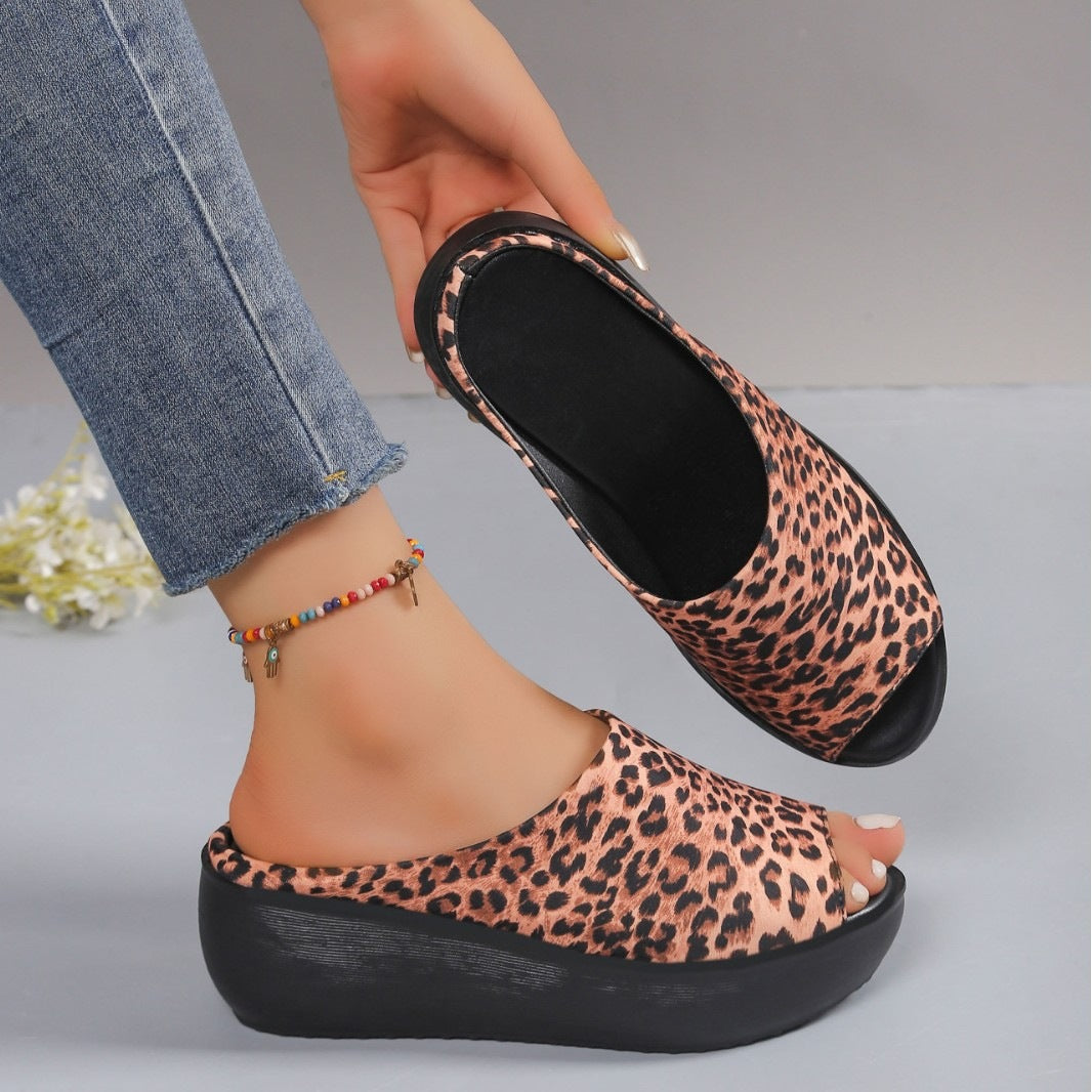 Damen Plateauslipper mit animalischem Muster EB