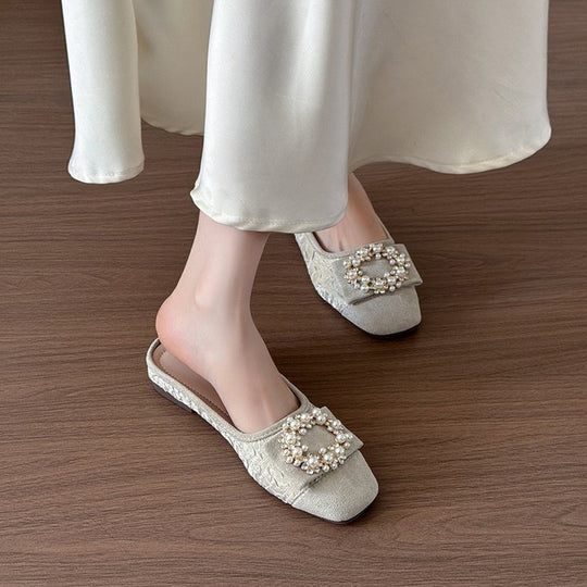 Damen Slipper mit eleganter Perlenschließe EB