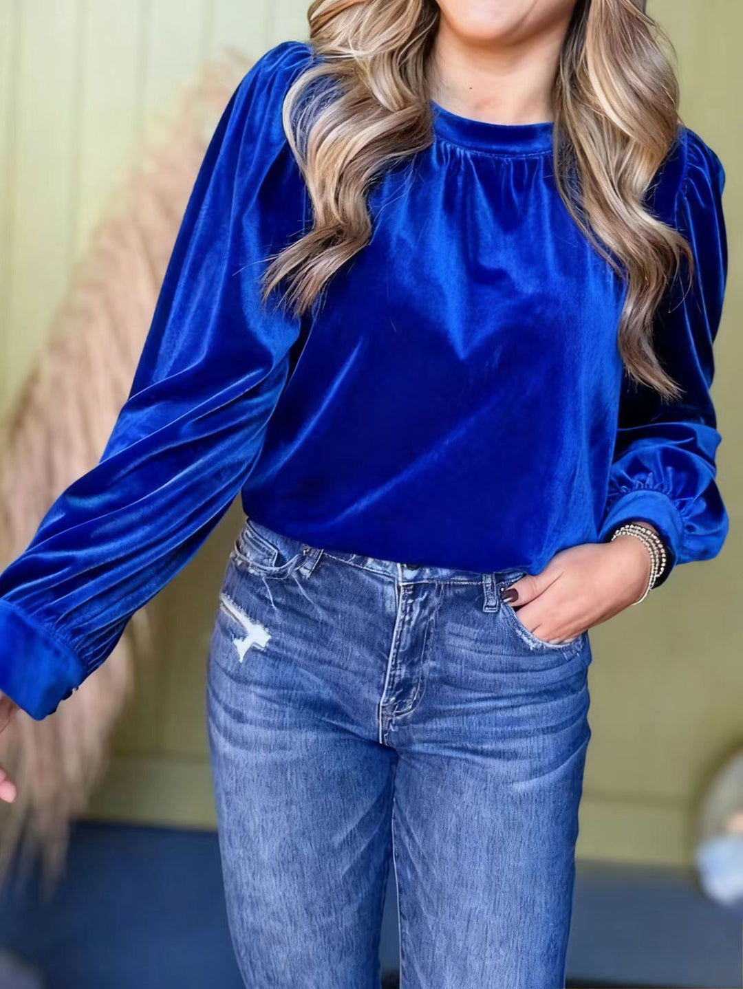 Damen Samtbluse mit Ballonärmeln und gerafftem Stehkragen EB