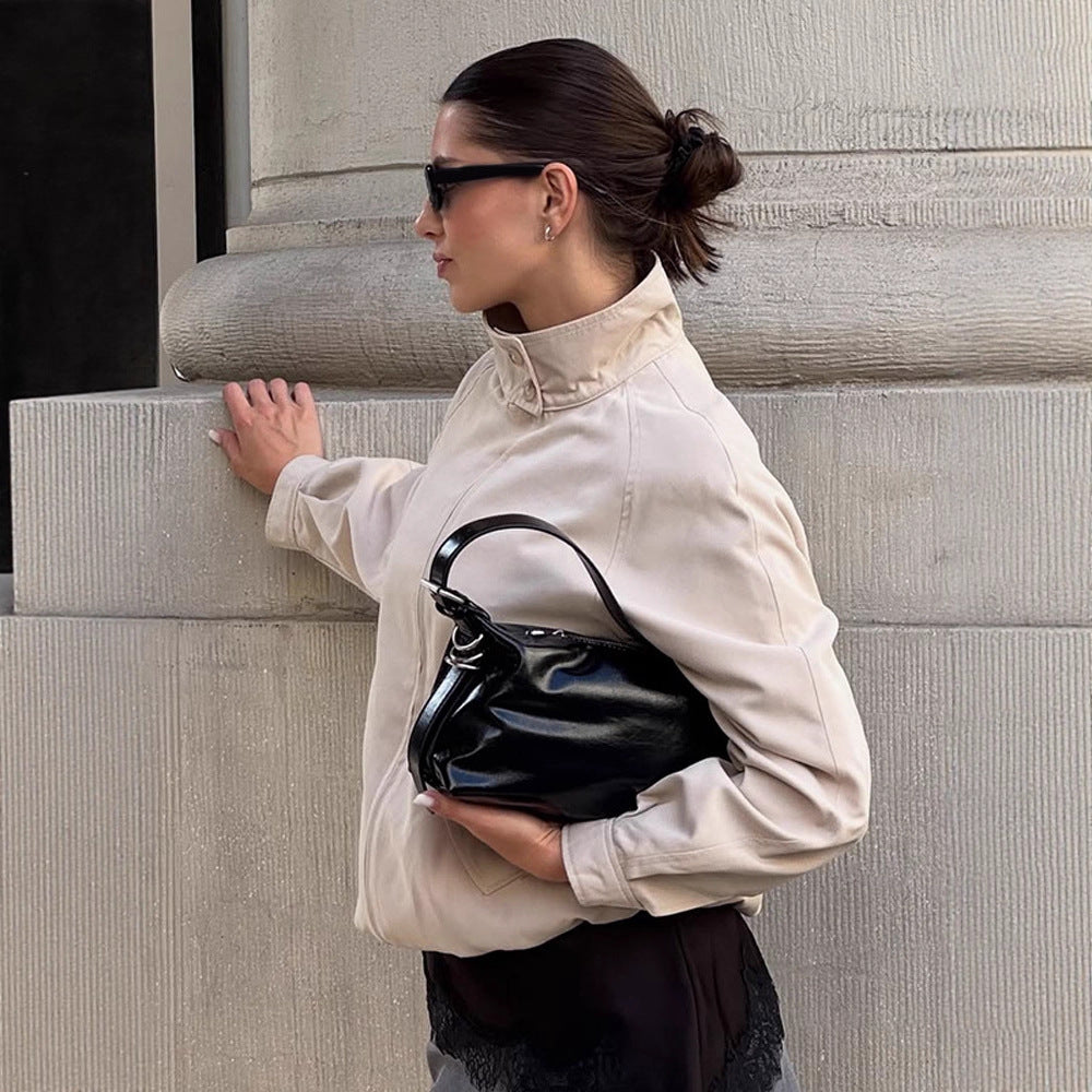 Damen Kunstlederjacke mit hohem Kragen und dekorativen Druckknöpfen EB