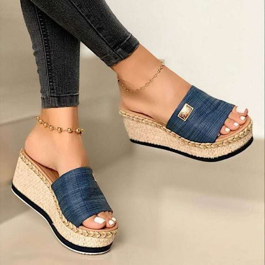Damen  Espadrille-Keilpantoletten mit geflochtenem Bast-Plateau, breitem gewebtem Riemen und weicher Komfortsohle EB