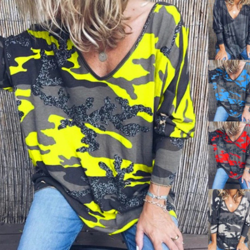 Damen Oversize V‑Ausschnitt Longshirt mit Camouflage‑Print und Glitzerbesatz EB