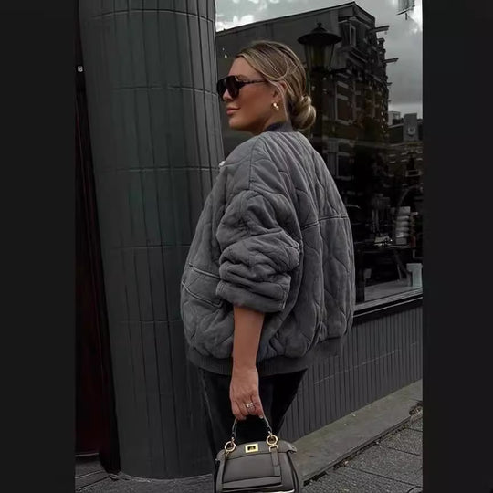 Damen gesteppte Oversized-Bomberjacke mit weichem Futter und luxuriösem Schnitt EB
