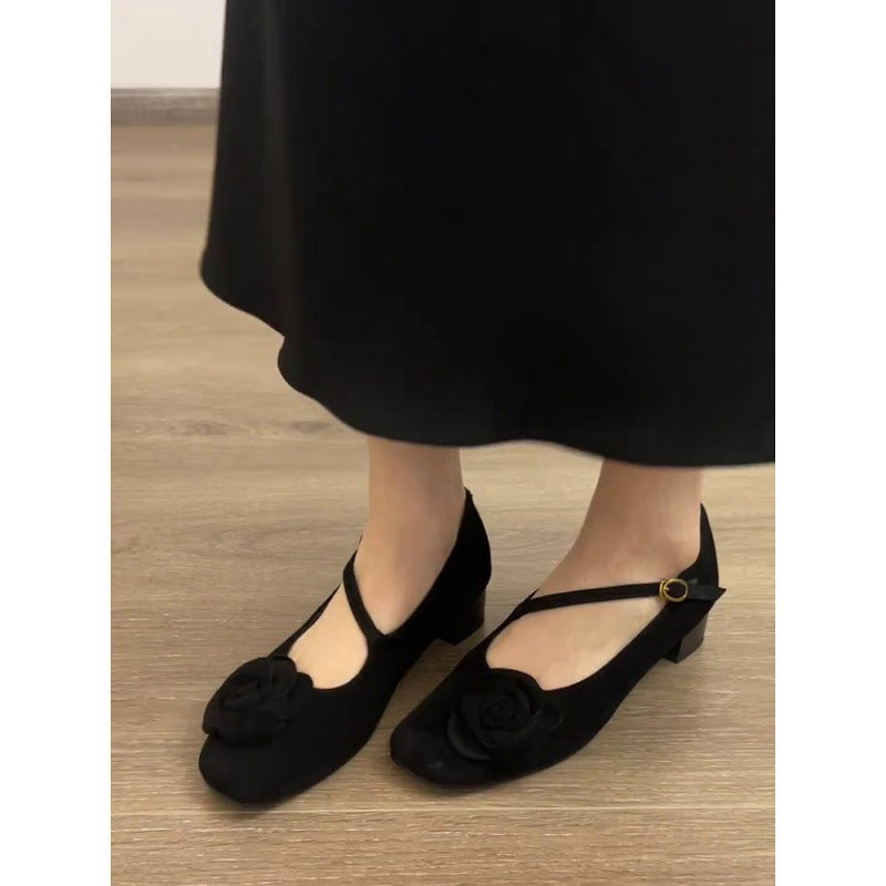 Damen Ballerinas mit dekorativer Blütenapplikation und komfortablem Blockabsatz EB