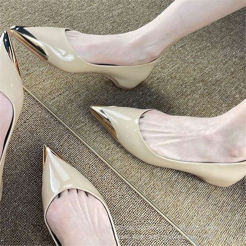 Damen elegante spitze Ballerinas mit Glanzoberfläche EB