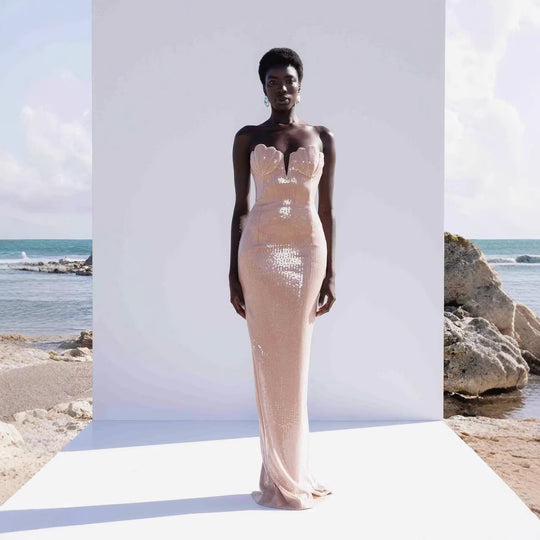 Damen figurbetontes Abendkleid mit herzförmigem Ausschnitt und eleganten Details EB