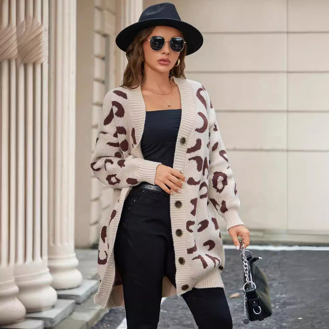 Damen Strickjacke mit modernem Leo-Muster und Knöpfen EB