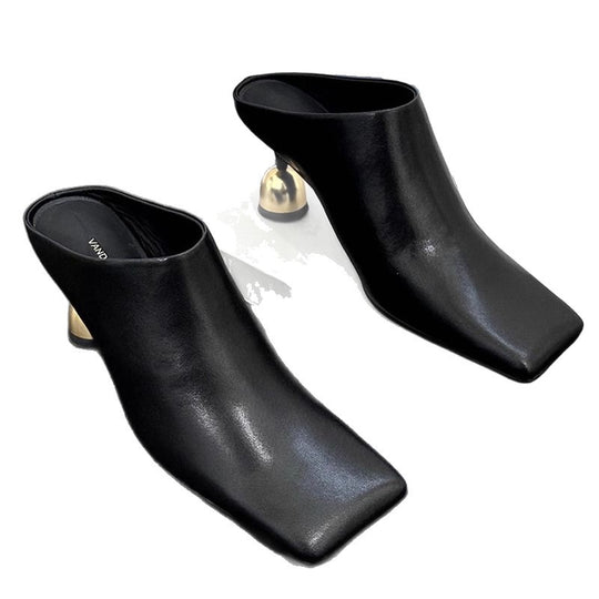 Damen elegante Mules mit goldenen Absatzakzenten EB