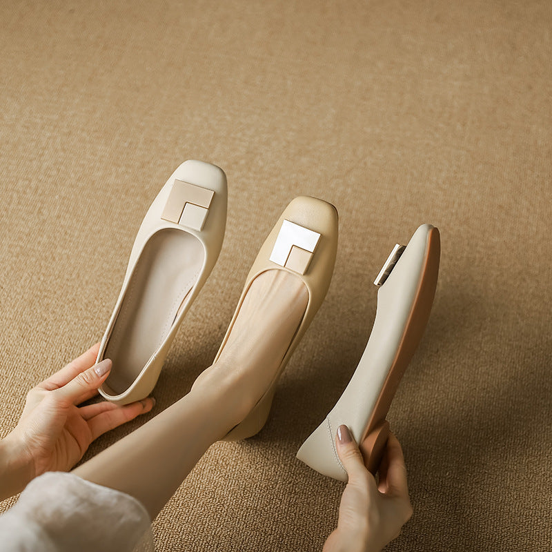 Damen elegante Ballerinas mit modischem Metallakzent EB