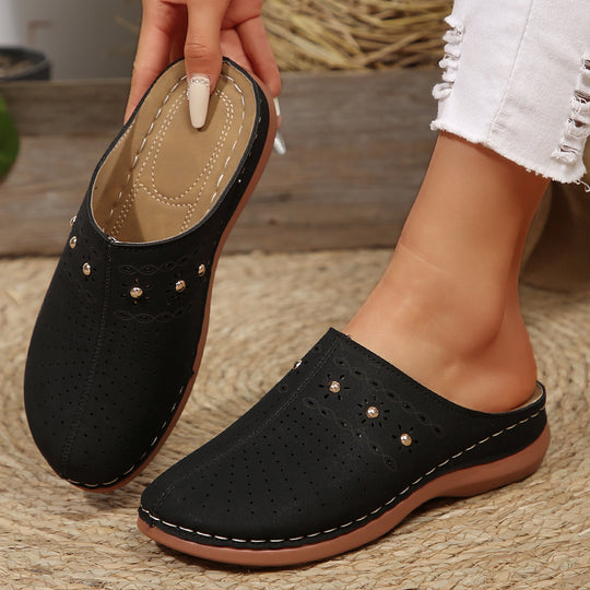 Damen  gepolsterte Mule-Pantoletten mit feiner Laserperforation, dekorativen Nieten und ergonomischer Memory-Innensohle EB