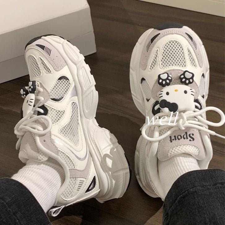 Damen Sport Sneakers mit einzigartigen Hello Kitty Ornamenten EB