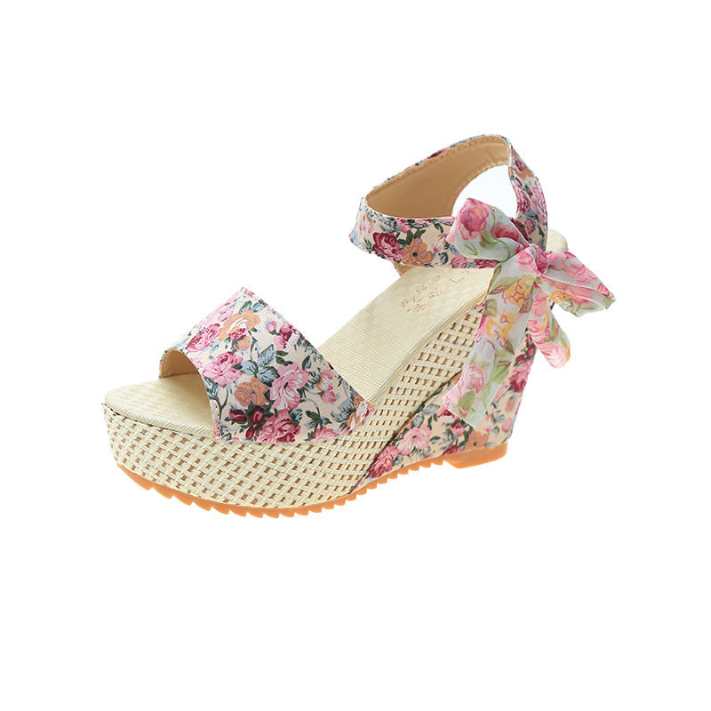 Damen Wedge-Sandalen mit floralem Design und dezentem Riemen EB