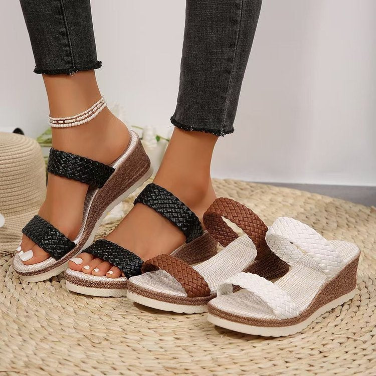 Damen Wedge-Sandaletten mit geflochtenem Riemen und komfortablem Fußbett EB