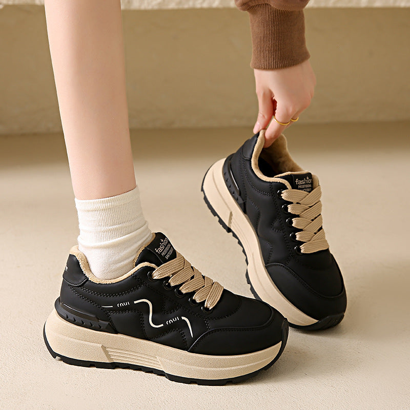 Damen Sneakers mit robuster Gummisohle und atmungsaktivem Mesh-Obermaterial EB