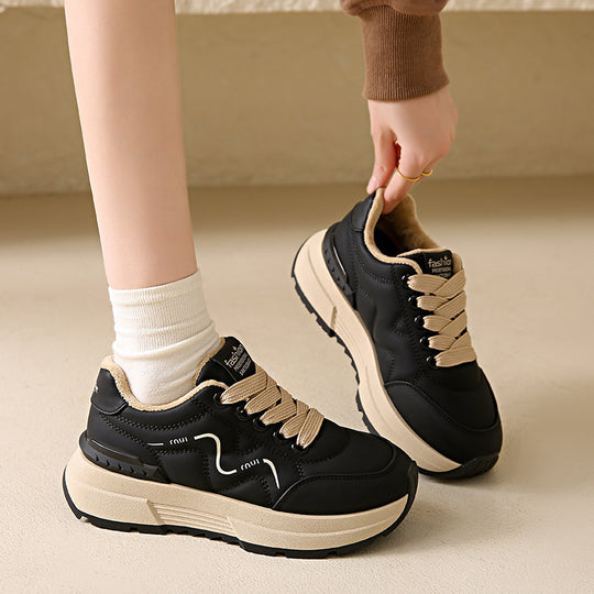 Damen Sneakers mit robuster Gummisohle und atmungsaktivem Mesh-Obermaterial EB