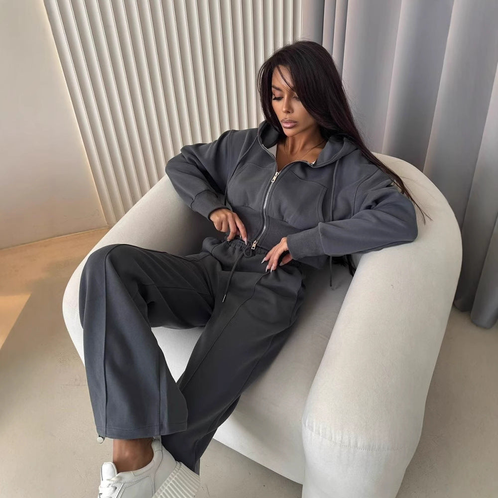 Damen sportliches Set aus cropped Kapuzenjacke und bequemen, lockeren Sporthosen EB