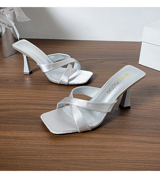 Damen elegante Cross-Over Sandalen mit modischem Absatz EB
