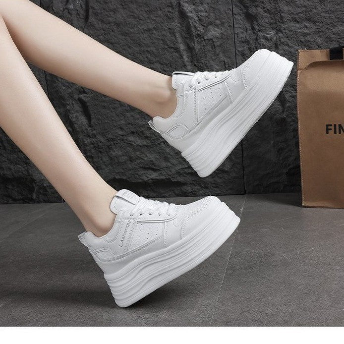 Damen Hochmodische Plateau Sneakers mit eleganter Silhouette EB