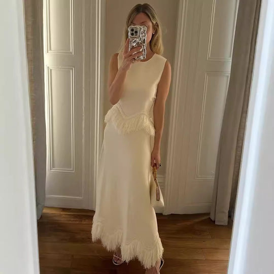 Damen Elegantes Maxikleid mit Fransenbesatz und feinem Saum EB