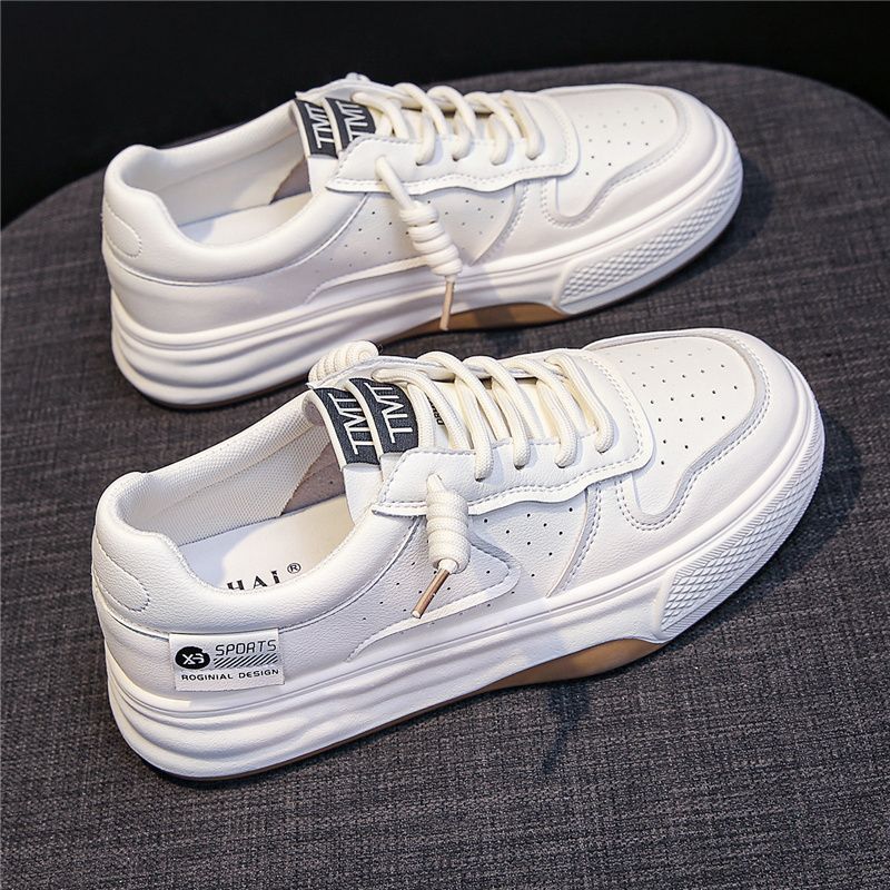 Damen Sportliche Sneakers mit atmungsaktiver Oberflächenstruktur und verstärkter Sohle EB