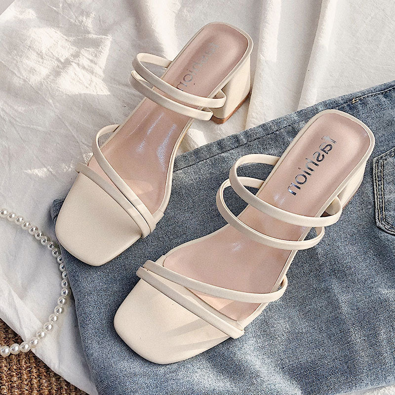 Damen elegante Absatzsandalen mit raffinierten Riemen EB