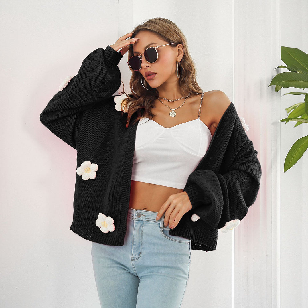 Damen Strickjacke mit floralen Applikationen und lässigem Schnitt EB
