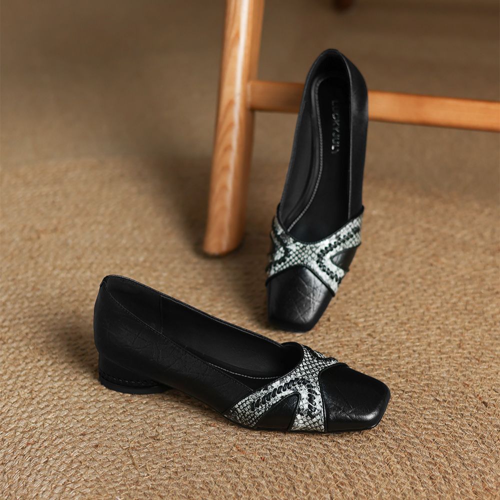 Damen Elegante Ballerinas mit modischem Schnellen-Detail und bequemer Sohle EB