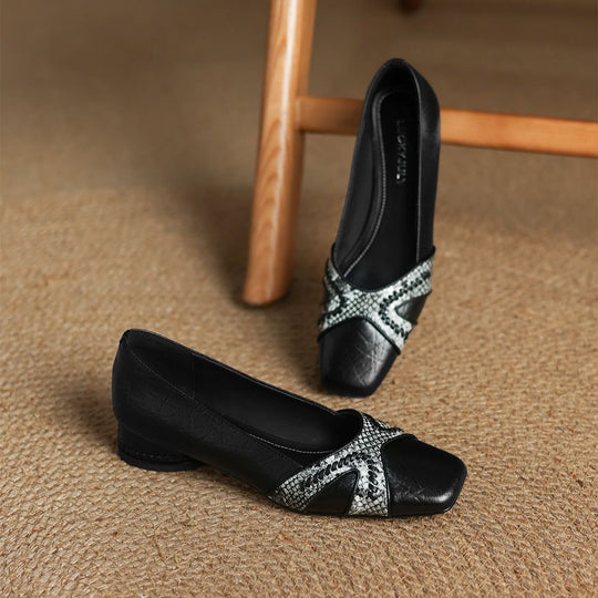 Damen Elegante Ballerinas mit modischem Schnellen-Detail und bequemer Sohle EB