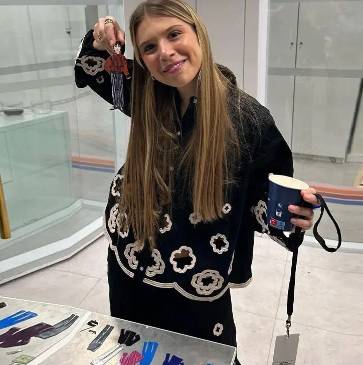 Damen lässiger Stoffanzug mit floralem Applikationsdesign EB